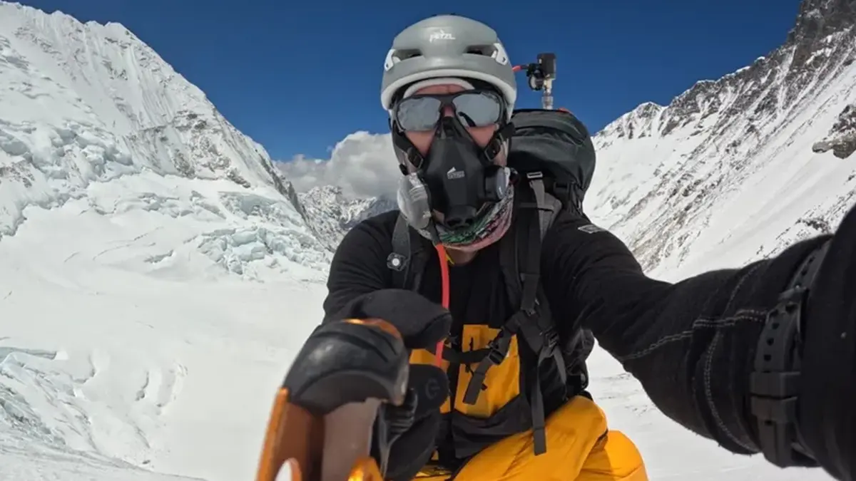 10. po redu Srbin na vrhu Mont Everest-a Aleksandar Milosavljević