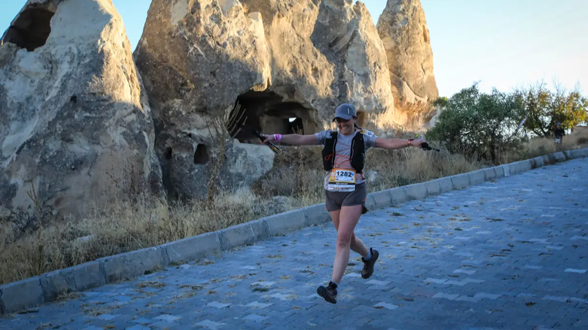 Salomon S/LAB Ultra 10 napunjen mandatory opremom za ultra trail