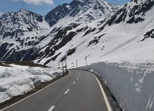 Rekordan sneg u Alpima – sezona za pamćenje po snegu ili lavinama?